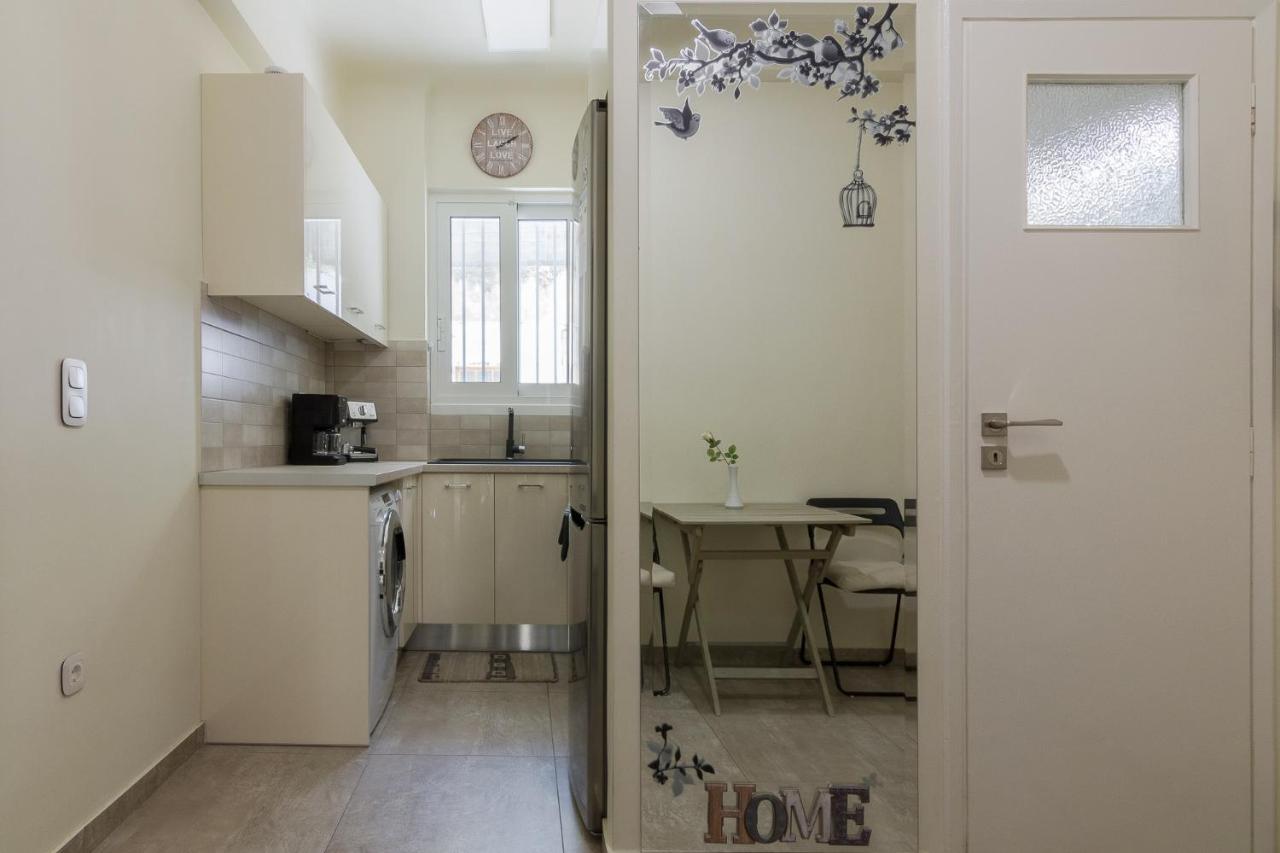 Beautiful And Spacious Apartment In Pagrati เอเธนส์ ภายนอก รูปภาพ