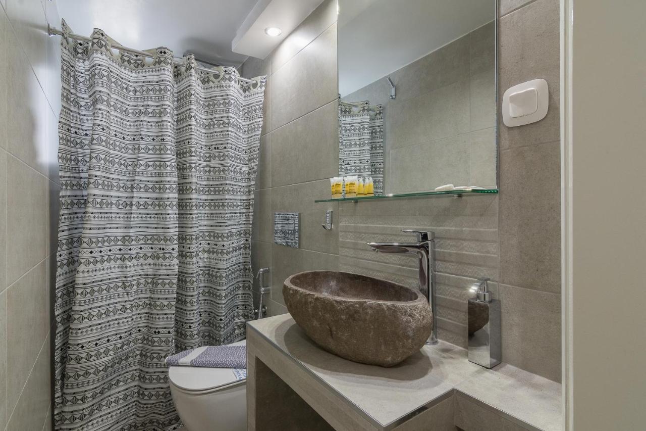 Beautiful And Spacious Apartment In Pagrati เอเธนส์ ภายนอก รูปภาพ