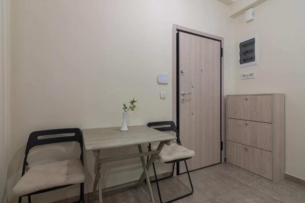 Beautiful And Spacious Apartment In Pagrati เอเธนส์ ภายนอก รูปภาพ