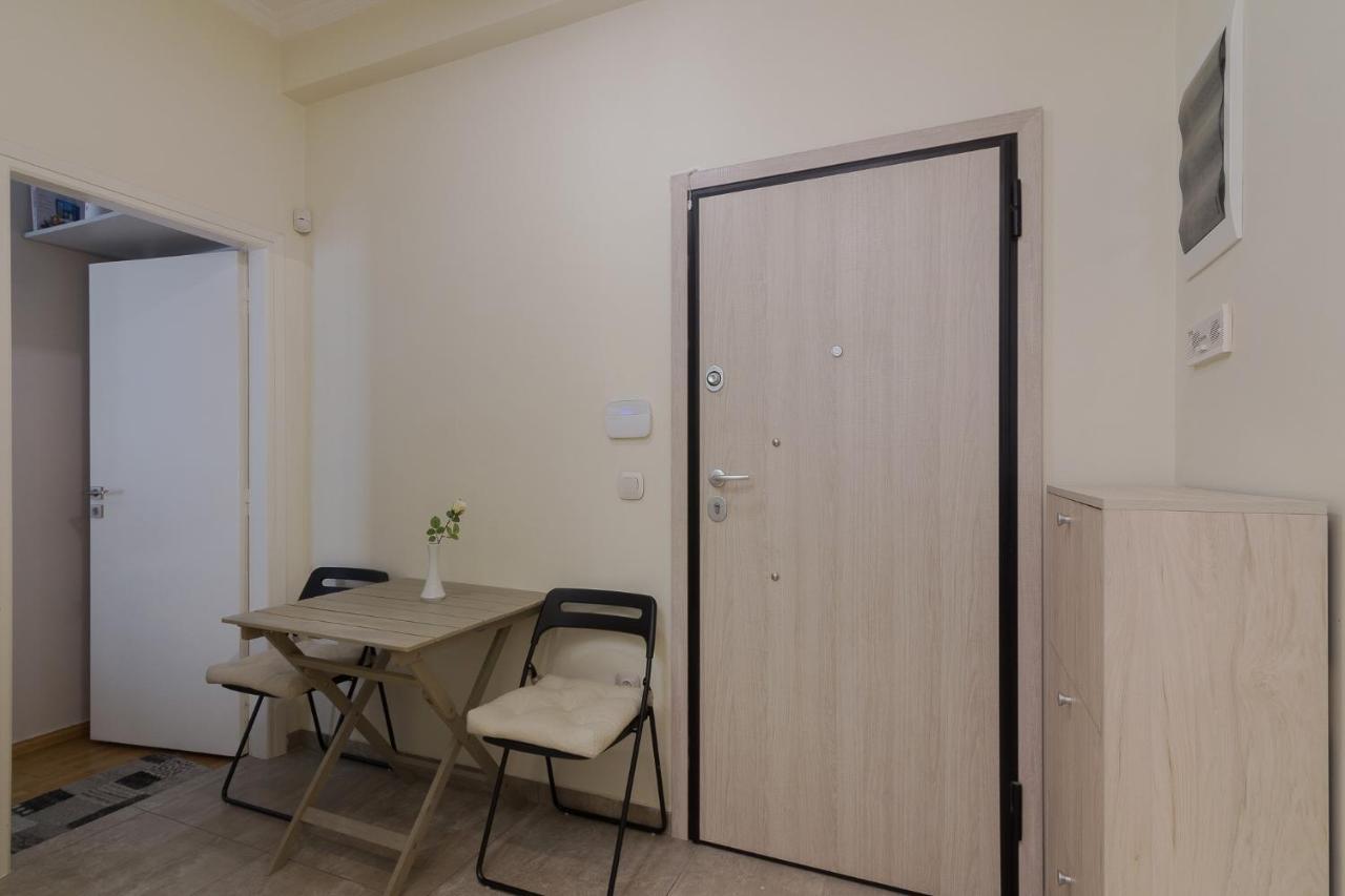Beautiful And Spacious Apartment In Pagrati เอเธนส์ ภายนอก รูปภาพ